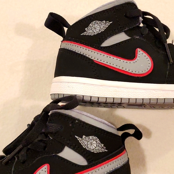 Black Nike Air Jordan (6C Toddler) - Picture 4 of 7